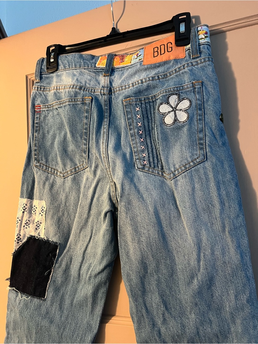 Urban Outfitters BDG Patch Flare Jeans, Size 27 - Picture 4 of 4